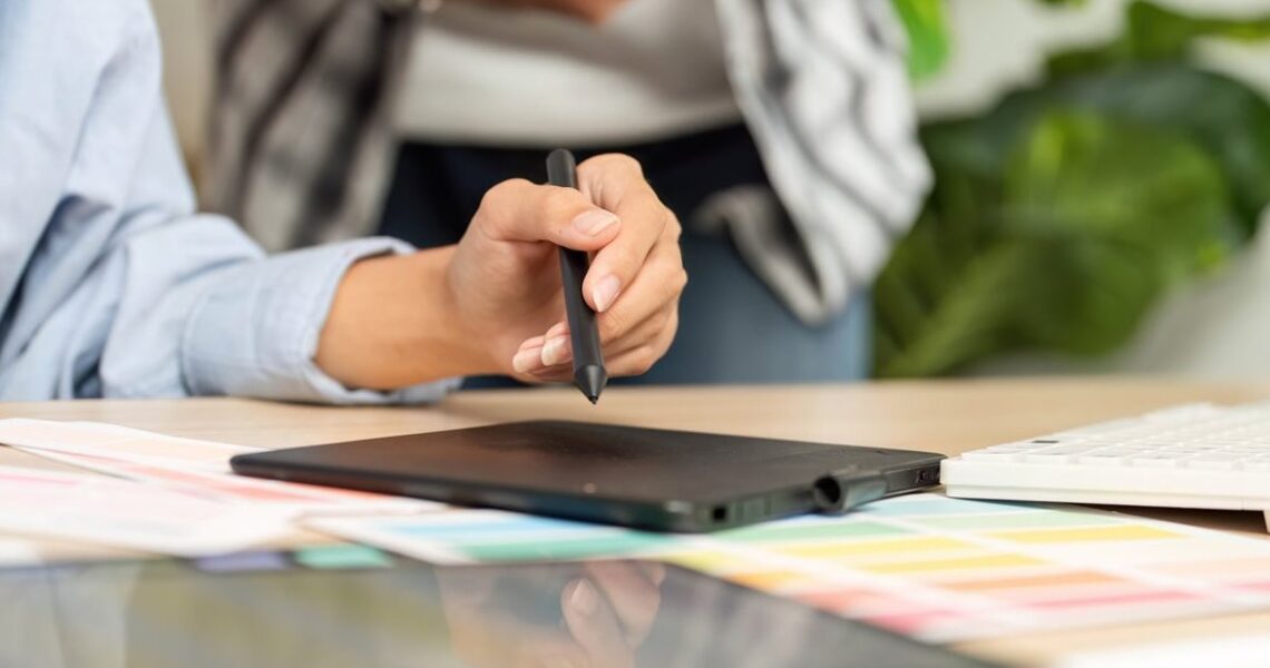 Real Estate Flyer Templates: 8 Layout Tips That Sell Listings Faster